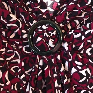 Chaps PL stretchy dress - maroon and black